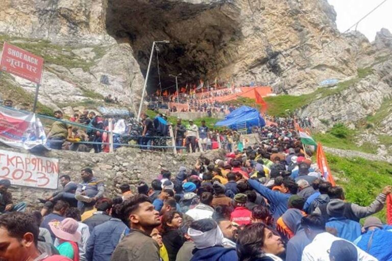 अमरनाथ यात्रा 31 दिनों में 4.66 लाख श्रद्धालुओं ने किए बाबा बर्फानी के दर्शन