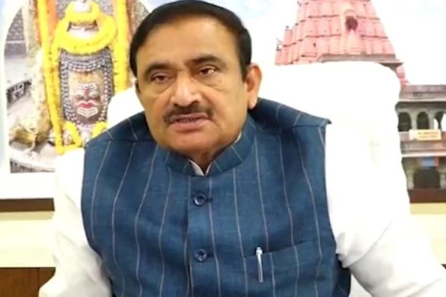 पूर्व मंत्री भूपेंद्र सिंह ने नरोदा ग्राम में बाढ़ से हुए नुकसान का जायजा लिया