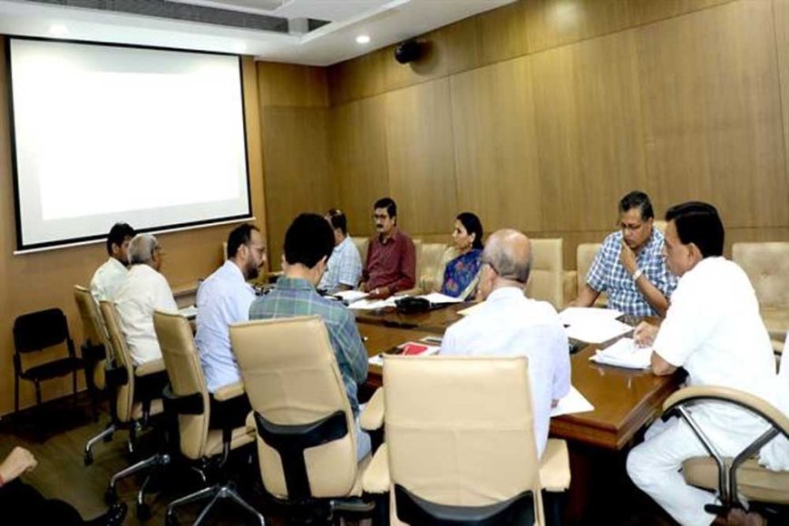 नये पंजीयन करने वालों के लिये बनेंगे जीएसटी सेवा केंद्र, उप मुख्यमंत्री श्री जगदीश देवड़ा द्वारा वाणिज्यिक कर विभाग की समीक्षा
