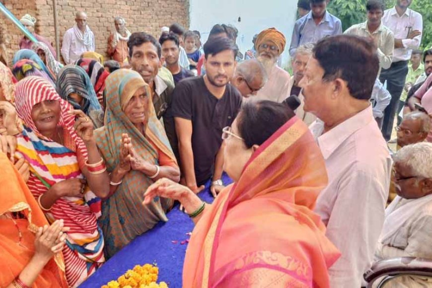 ग्राम टपरियन में खरगापुर विधायक चंदा सुरेंद्र सिंह गौर ने 10 लाख रुपए के निर्माण कार्य की घोषणा की