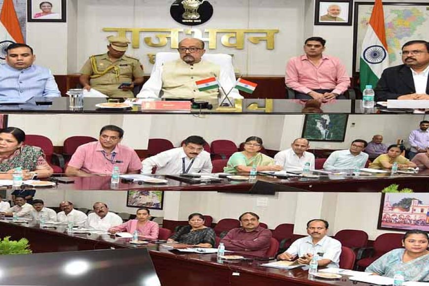राज्यपाल रमेन डेका ने राजभवन में कार्यरत अधिकारियों और कर्मचारियों की परिचयात्मक बैठक ली