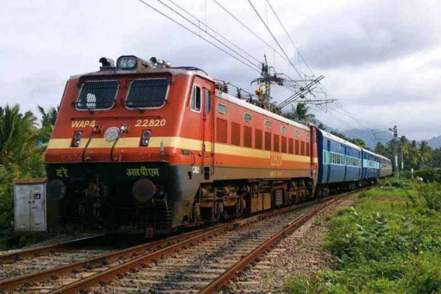Indian Railway16 अगस्त तक कई ट्रेनों के रूट्स में कर रहा बदलाव, कुछ ट्रेन री&शेड्यूल, सफर करने से पहले देखें लिस्ट
