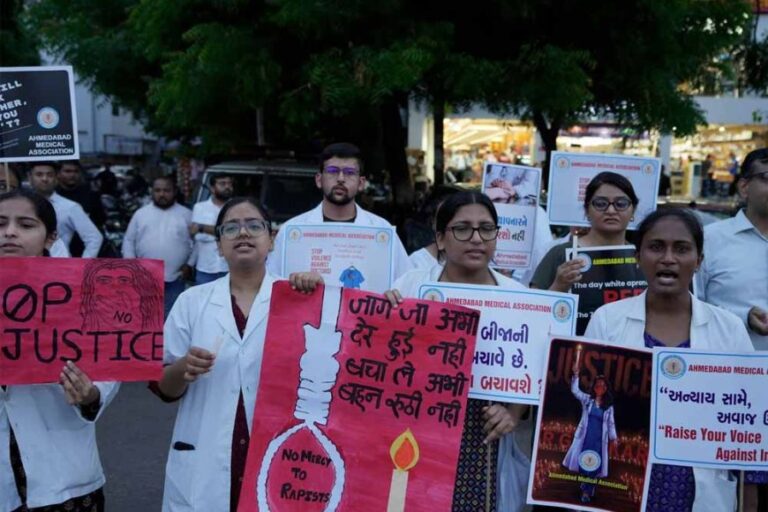 कोलकाता पुलिस ने आरजी कर मेडिकल कॉलेज एवं अस्पताल में हुए रेप विक्टिम की पहचान उजागर करने पर बड़ा ऐक्शन लिया