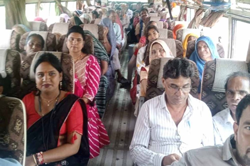 बूढ़ा मध्य प्रदेश की पहली पंचायत बनी, देव&दर्शन योजना में 75 लोगों को कराई उज्जैन की यात्रा