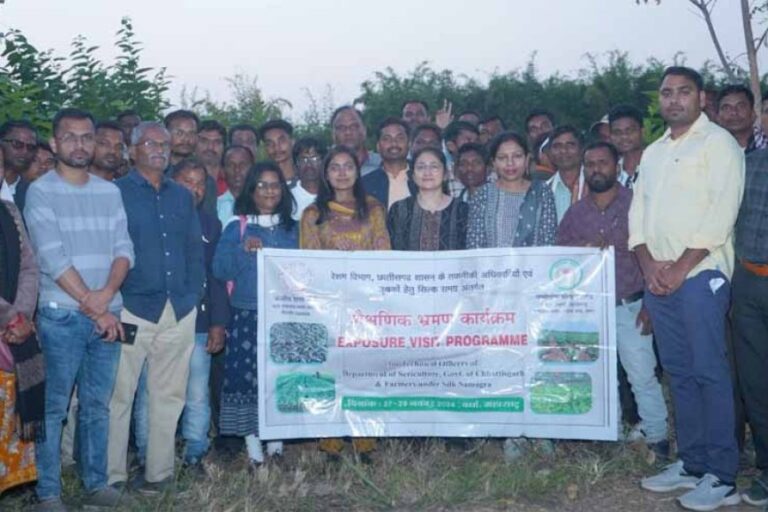 राज्य सरकार द्वारा रेशम कृमिपालन को बढ़ावा देने किसानों का कराया अध्ययन भ्रमण