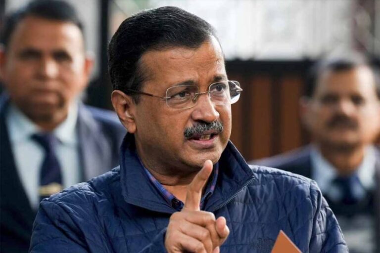 केजरीवाल ने आज दिल्ली में बिगड़ती कानून&व्यवस्था को लेकर केंद्रीय गृहमंत्री अमित शाह को लिखी चिट्ठी