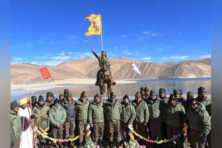 भारतीय सेना ने LAC के पास 14300 फीट की ऊंचाई पर सेना ने लगाई छत्रपति शिवाजी की मूर्ति