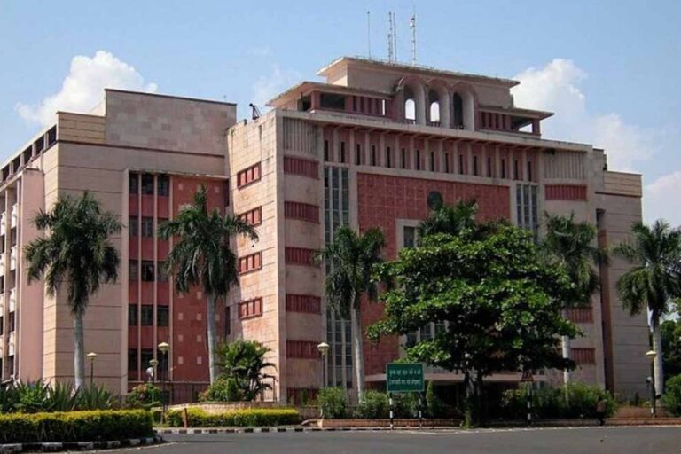 20 सीनियर IAS अफसरों की 2025 में विदाई, इनके रिटायरमेंट से प्रदेश प्रशासनिक सेवा में महत्वपूर्ण बदलाव होंगे