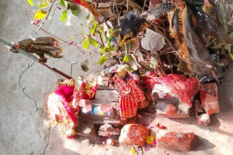 देवास विकास नगर चौराहे पर मंगलवार सुबह हंगामा, मंदिर को अज्ञात लोगों ने क्षतिग्रस्त कर दिया
