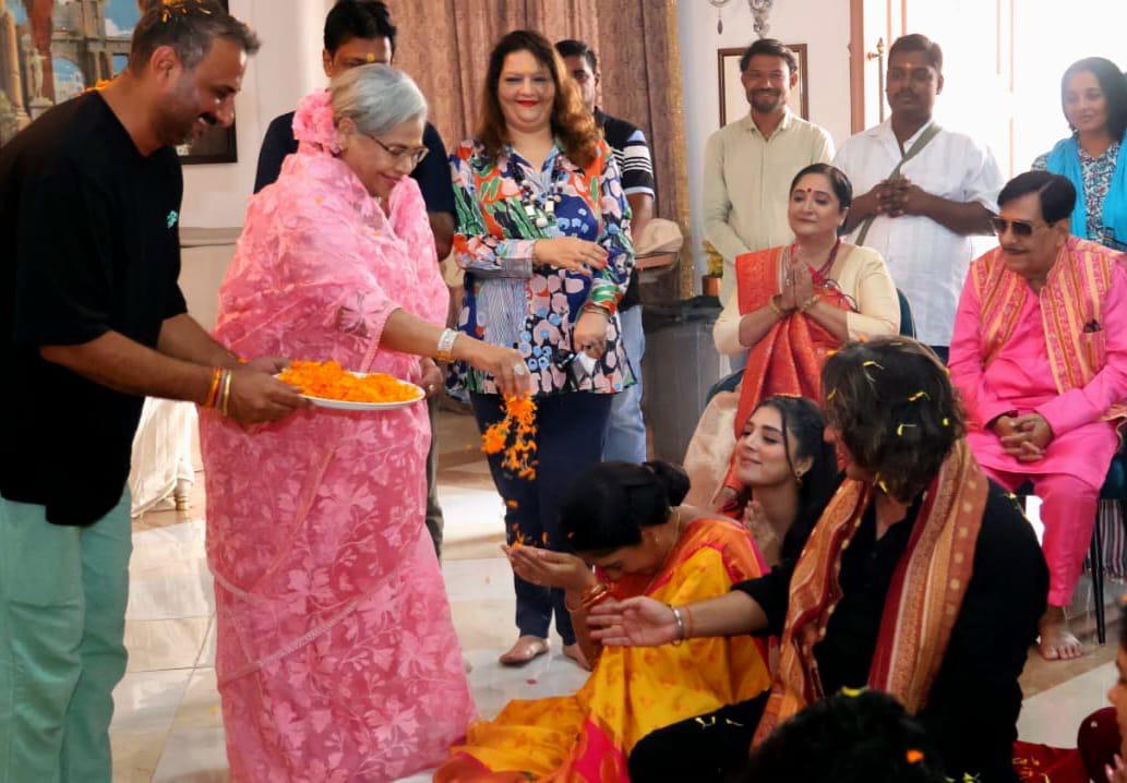 A Beautiful Exchange of Love and Respect Between Anupamaa's Leading Ladies, Rupali Ganguly and Deepa Shahi