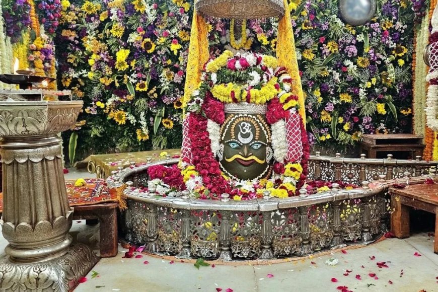 नए साल में जयकारों से गूंजा बाबा महाकाल का दरबार, आशीर्वाद लेने उमड़े भक्त
