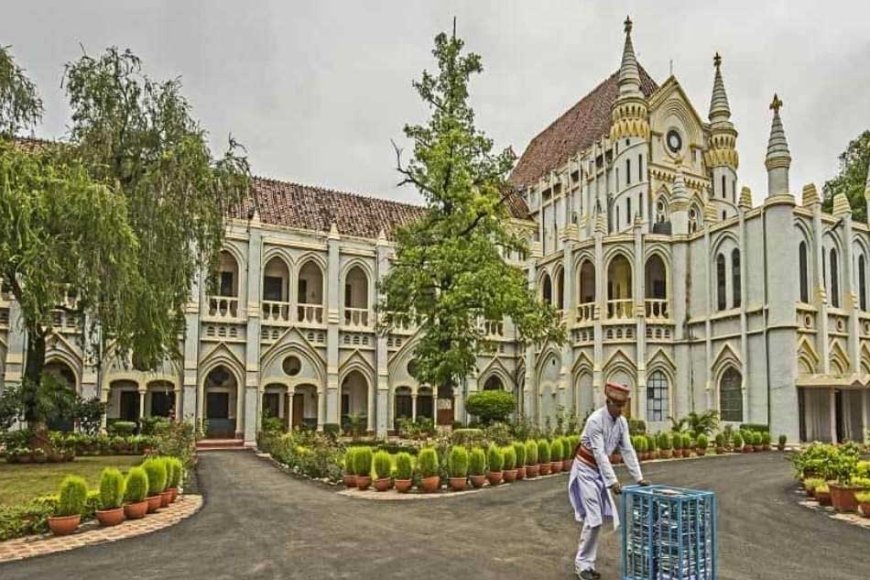 सूचना का अधिकार अधिनियम में लोकसेवकों के वेतन की जानकारी देना अनिवार्य : हाईकोर्ट