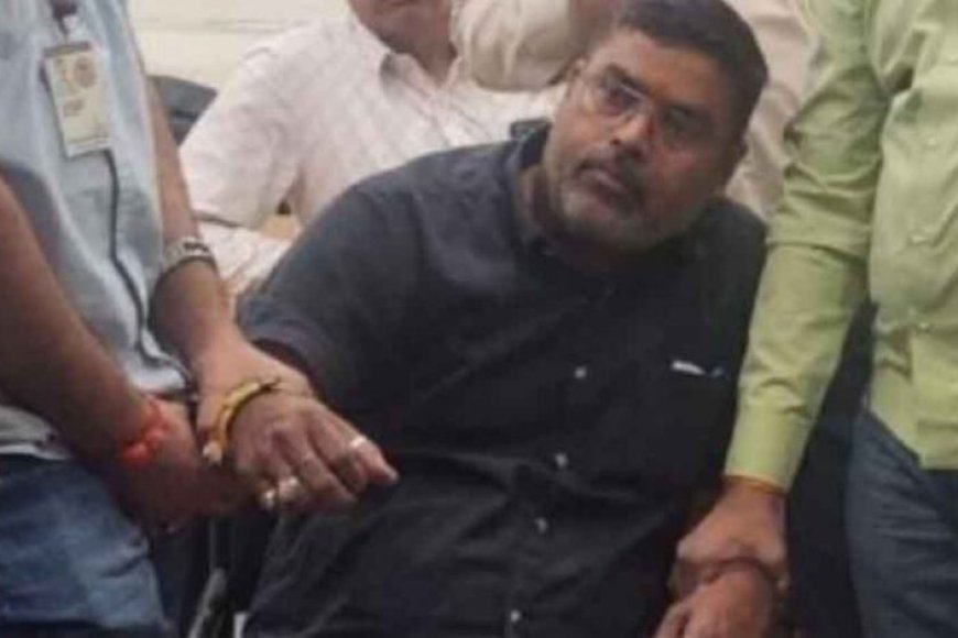 इंदौर आर्थिक अपराध प्रकोष्ठ ने पीथमपुर हल्का पटवारी को रिश्वत लेते हुए पकड़ा