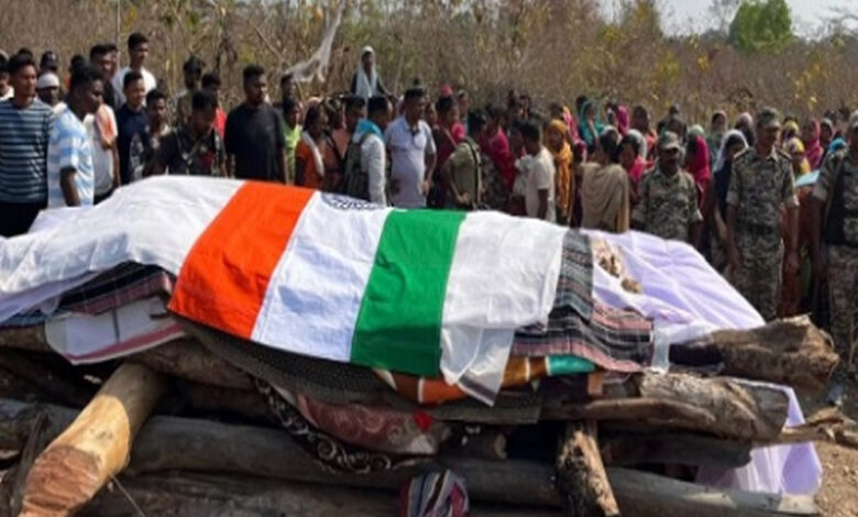 DRG जवान 7 गोलियां लगने पर भी लड़ते रहे, 4 नक्सलियों को किया ढेर… शहीद आदिवासी जवान राजू पोयम को सैल्यूट