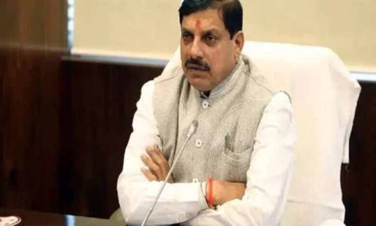 मुख्यमंत्री डॉ. यादव ने वीर भारत न्यास, वीर भारत संग्रहालय और महादेव मूर्ति कला कार्यशाला की गतिविधियों की समीक्षा की
