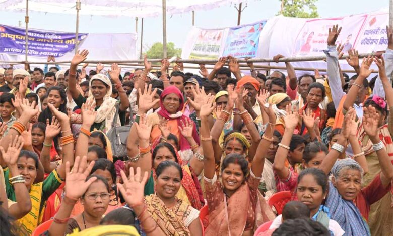 समाधान के संकल्प के साथ आगे बढ़ रहा सुशासन तिहार