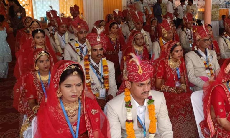 मुख्यमंत्री कन्या विवाह-निकाह योजना में विवाहित नव-दम्पत्तियों को दिलाई जल संरक्षण की शपथ