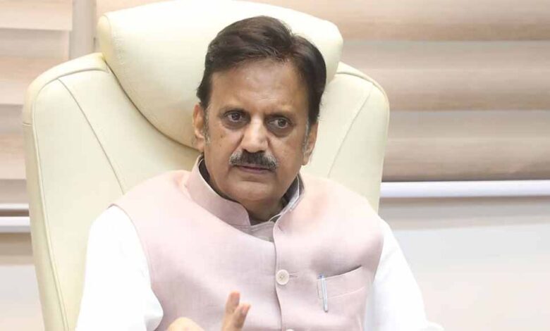 शत-प्रतिशत संस्थागत प्रसव और नियमित जांच सुनिश्चित करने के लिये जन-जागरूकता ज़रूरी : उप मुख्यमंत्री शुक्ल