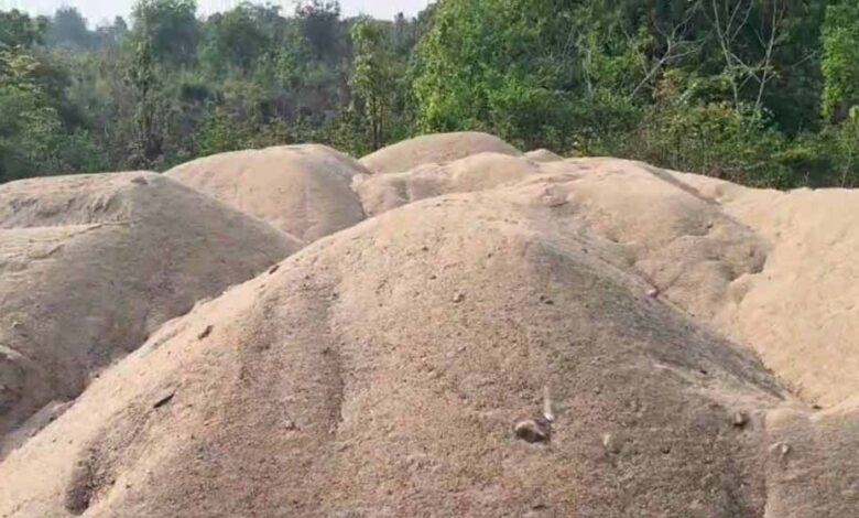 अवैध रेत खनन में कांस्टेबल की हत्या के बाद हाई कोर्ट ने स्वतः संज्ञान लेते हुए खनिज विभाग को जारी किया नोटिस