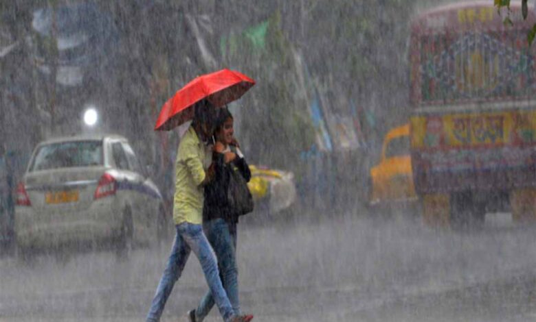 दक्षिण भारत में अगले पांच दिनों तक भारी बारिश, आंधी तूफान व बिजली कड़कने की चेतावनी जारी