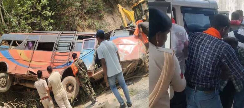 बलरामपुर में दर्दनाक सड़क हादसा, बारातियों से भरी बस पलटी, तीन लोगों की मौत, कई घायल