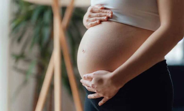 30 वर्षीय महिला मस्तिष्क मृत घोषित, गर्भ में पल रहा भ्रूण, 3 महीने बाद लेगा जन्म!, दुनिया में छिड़ गई बहस