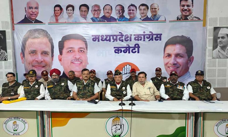 कांग्रेस सैनिक प्रकोष्ठ ने मंत्री शाह और जगदीश देवड़ा के बयानों को लेकर की प्रेस कॉन्फ्रेंस