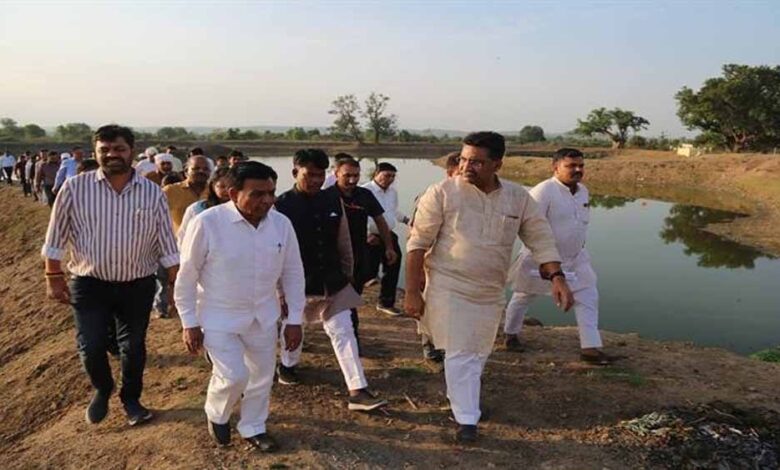 जल गंगा संवर्धन अभियान में पुराने जल-स्त्रोतों का पुनरूद्धार पुनीत कार्य- उप मुख्यमंत्री देवड़ा