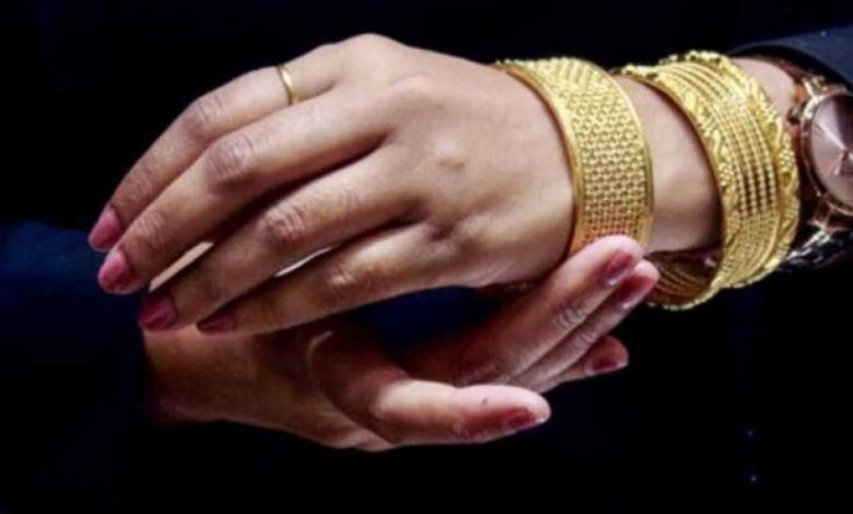 सोना-चांदी की कीमतों में आखिरी कारोबारी दिन हुई बढ़त दर्ज सोना-चांदी की कीमतों में आखिरी कारोबारी दिन हुई बढ़त दर्ज