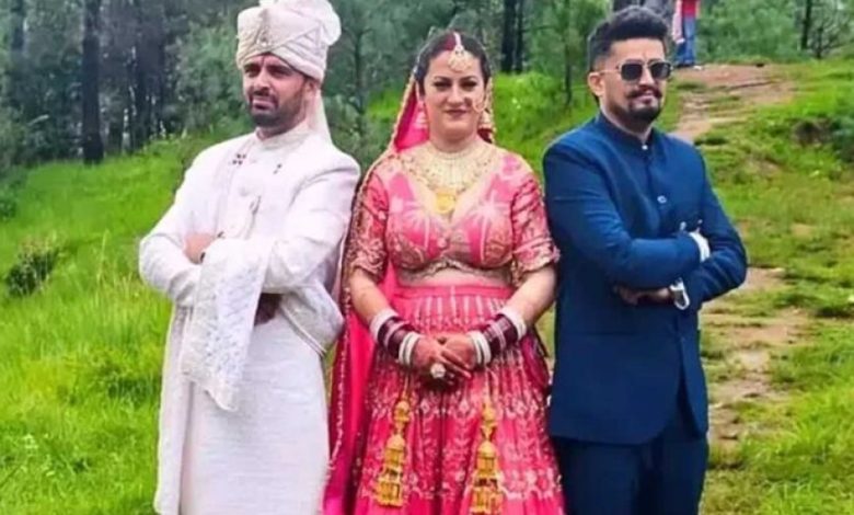हिमाचल में हुई अनोखी शादी- दो सगे भाइयों ने एक ही युवती के साथ लिए 7 फेरे… हिमाचल में हुई अनोखी शादी- दो सगे भाइयों ने एक ही युवती के साथ लिए 7 फेरे…