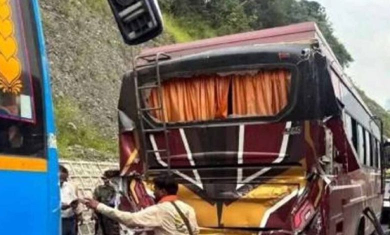 अमरनाथ यात्रियों को रौंदता ट्रक घर में घुसा, कई घायल
