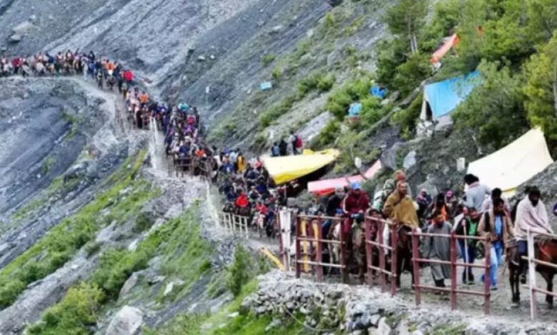 अमरनाथ यात्रा फिर शुरू, श्रद्धालुओं में उत्साह, 7908 का जत्था रवाना, खराब मौसम के चलते यात्रा रोकी गई थी अमरनाथ यात्रा फिर शुरू, श्रद्धालुओं में उत्साह, 7908 का जत्था रवाना, खराब मौसम के चलते यात्रा रोकी गई थी