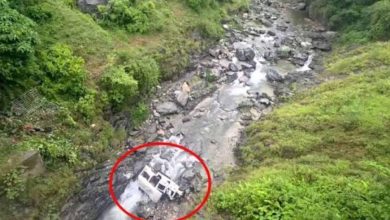 पिथौरागढ़ में दर्दनाक हादसा: खाई में गिरी टैक्सी, 8 लोगों की मौत