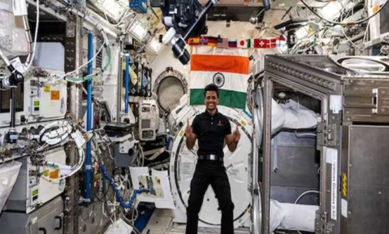 समंदर से वापसी के बाद 7 दिन आइसोलेशन में, कब तक सामान्य जीवन में लौटेंगे शुभांशु शुक्ला? समंदर से वापसी के बाद 7 दिन आइसोलेशन में, कब तक सामान्य जीवन में लौटेंगे शुभांशु शुक्ला?