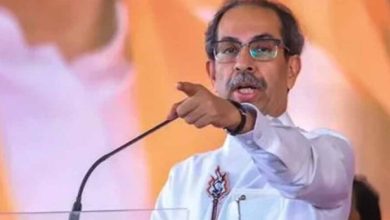 मुंबई को अलग करने वालों के टुकड़े करेंगे: भाषा विवाद पर गरजे उद्धव ठाकरे
