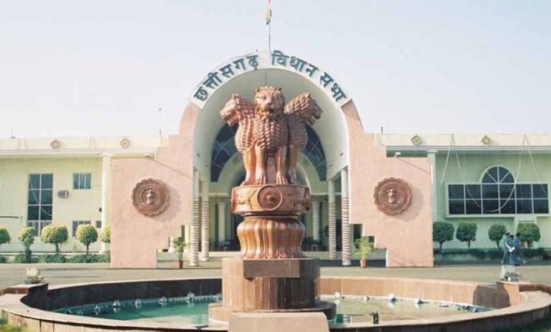 हसदेव अरण्य में पेड़ कटाई पर गरमाई सियासत, कांग्रेस ने विधानसभा में उठाया मुद्दा हसदेव अरण्य में पेड़ कटाई पर गरमाई सियासत, कांग्रेस ने विधानसभा में उठाया मुद्दा