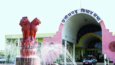 चैतन्य बघेल की हिरासत पर कांग्रेस का हंगामा, विधायकों ने किया विधानसभा से वॉकआउट