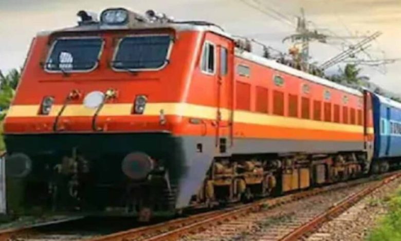 दो साल बाद दौड़ेगी गेवरारोड-रायपुर पैसेंजर, यात्रियों को मिलेगी राहत दो साल बाद दौड़ेगी गेवरारोड-रायपुर पैसेंजर, यात्रियों को मिलेगी राहत