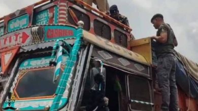 ‘पुष्पा’ स्टाइल में तस्करी का खुलासा: ट्रक की तलाशी में मिला गांजे का जखीरा, दो तस्कर गिरफ्तार