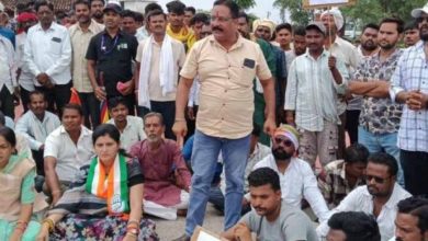 डोंगरगढ़-खैरागढ़ सड़क पर कांग्रेस का चक्काजाम: जहां भाजपा ने किया जाम  अब कांग्रेस का धरना