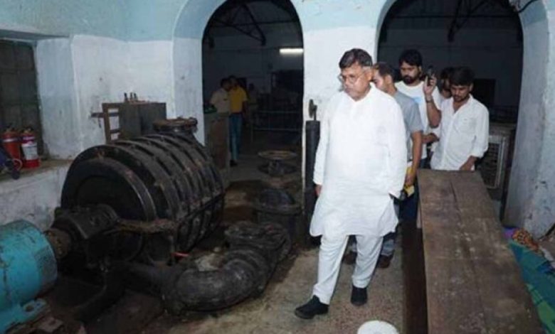 ऊर्जा मंत्री तोमर ने किया अस्पताल और वॉटर ट्रीटमेंट प्लांट का निरीक्षण