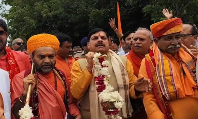 मध्य प्रदेश में कावड़ियों के लिए वीआईपी व्यवस्था, सुरक्षा से लेकर स्वादिष्ट व्यंजन, फलाहार और आराम की विशेष व्यवस्था मध्य प्रदेश में कावड़ियों के लिए वीआईपी व्यवस्था, सुरक्षा से लेकर स्वादिष्ट व्यंजन, फलाहार और आराम की विशेष व्यवस्था