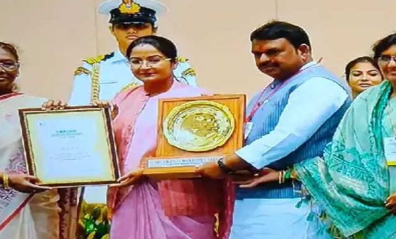 इंदौर 8वीं बार भारत का सबसे स्वच्छ शहर, नवी मुंबई तीसरे स्थान पर इंदौर 8वीं बार भारत का सबसे स्वच्छ शहर, नवी मुंबई तीसरे स्थान पर