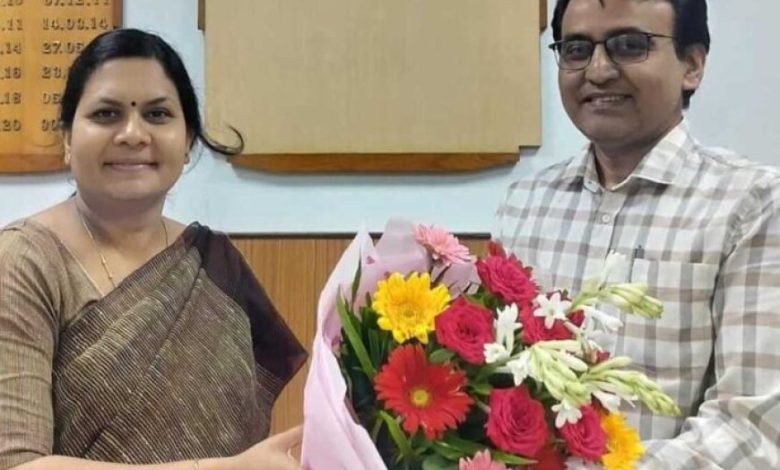 भोपाल मंडल के नए अपर मंडल रेल प्रबंधक के रूप में अभिराम खरे ने विधिवत रूप से कार्यभार ग्रहण किया भोपाल मंडल के नए अपर मंडल रेल प्रबंधक के रूप में अभिराम खरे ने विधिवत रूप से कार्यभार ग्रहण किया