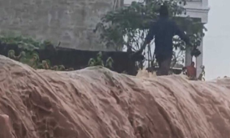 मध्यप्रदेश में तेज बारिश का दौर जारी, बाणसागर के 8, सतपुड़ा डैम के 5 गेट खुले मध्यप्रदेश में तेज बारिश का दौर जारी, बाणसागर के 8, सतपुड़ा डैम के 5 गेट खुले