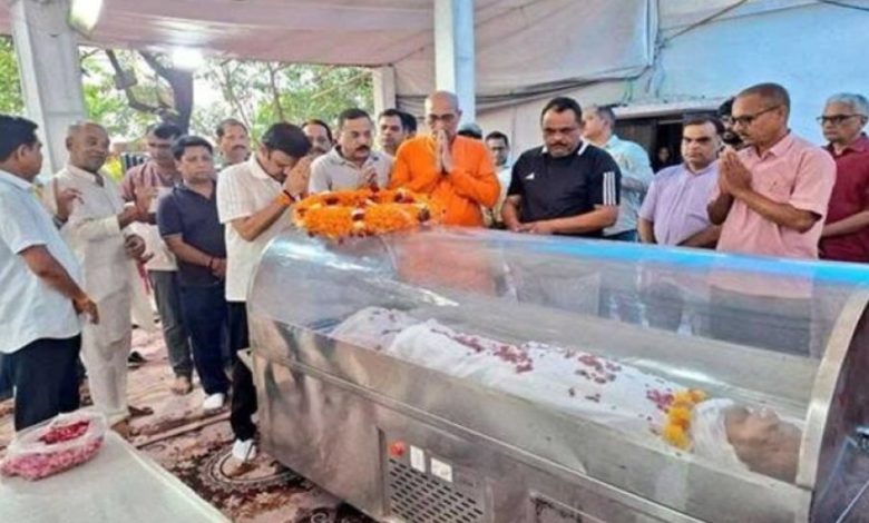 उप मुख्यमंत्री शुक्ल ने दी ब्रह्मानंद यादव को श्रद्धांजलि उप मुख्यमंत्री शुक्ल ने दी ब्रह्मानंद यादव को श्रद्धांजलि