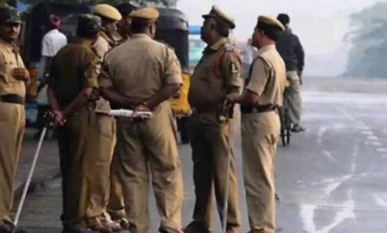 फर्जी एनकाउंटर केस: निरीक्षक मंगल सिंह पपोला सस्पेंड, CBI की ताबड़तोड़ छापेमारी फर्जी एनकाउंटर केस: निरीक्षक मंगल सिंह पपोला सस्पेंड, CBI की ताबड़तोड़ छापेमारी