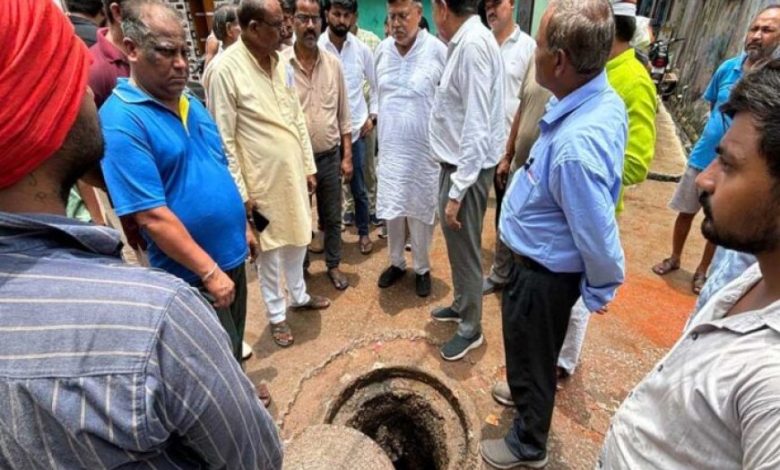 ऊर्जा मंत्री ने तोमर ने ग्वालियर विधानसभा में जनसम्पर्क कर सुनी समस्याएं ऊर्जा मंत्री ने तोमर ने ग्वालियर विधानसभा में जनसम्पर्क कर सुनी समस्याएं