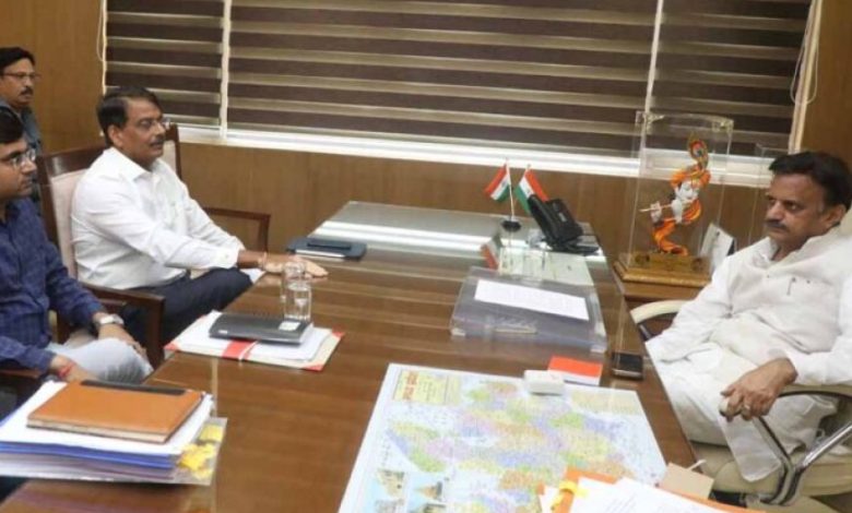 चिकित्सा सेवाओं के सुदृढ़ीकरण के लिए अधोसंरचना विकास और मानव संसाधन उपलब्धता समयसीमा में हो : उप मुख्यमंत्री शुक्ल चिकित्सा सेवाओं के सुदृढ़ीकरण के लिए अधोसंरचना विकास और मानव संसाधन उपलब्धता समयसीमा में हो : उप मुख्यमंत्री शुक्ल