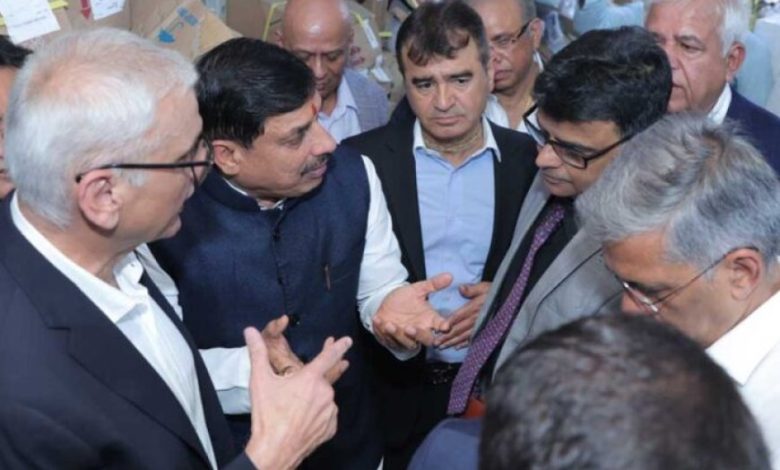 वैश्विक टेक्सटाइल हब के रूप में मध्यप्रदेश को स्थापित करने की दिशा में अहम पहल मुख्यमंत्री डॉ. यादव का टेक्समास मुख्यालय दौरा वैश्विक टेक्सटाइल हब के रूप में मध्यप्रदेश को स्थापित करने की दिशा में अहम पहल मुख्यमंत्री डॉ. यादव का टेक्समास मुख्यालय दौरा